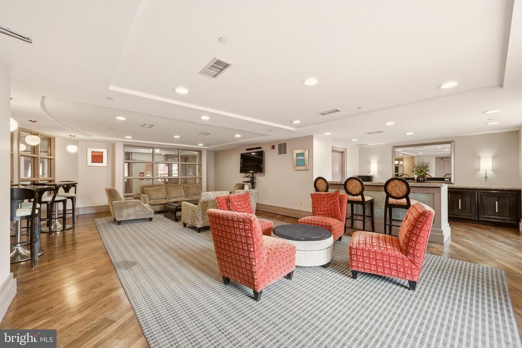 777 7TH STREET NW Unit: 1017