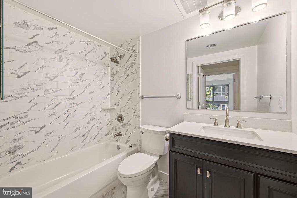 777 7TH STREET NW Unit: 1017