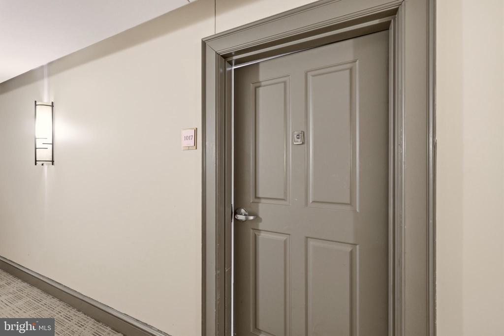 777 7TH STREET NW Unit: 1017