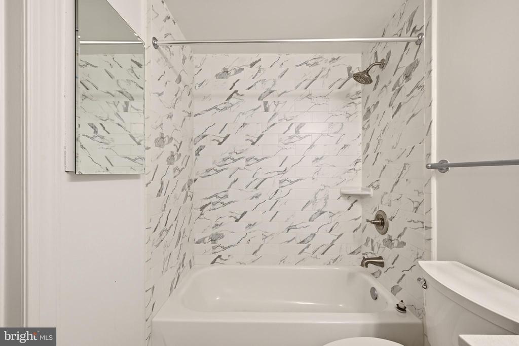 777 7TH STREET NW Unit: 1017