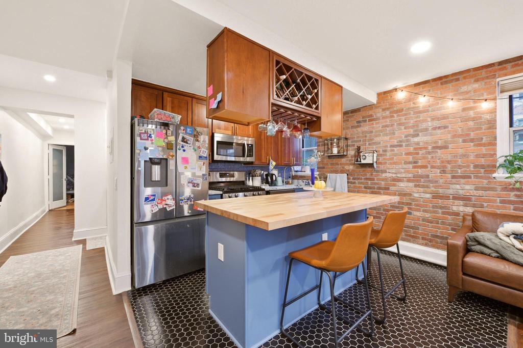 1820 CLYDESDALE PLACE NW Unit: 4