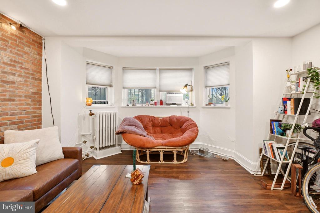 1820 CLYDESDALE PLACE NW Unit: 4