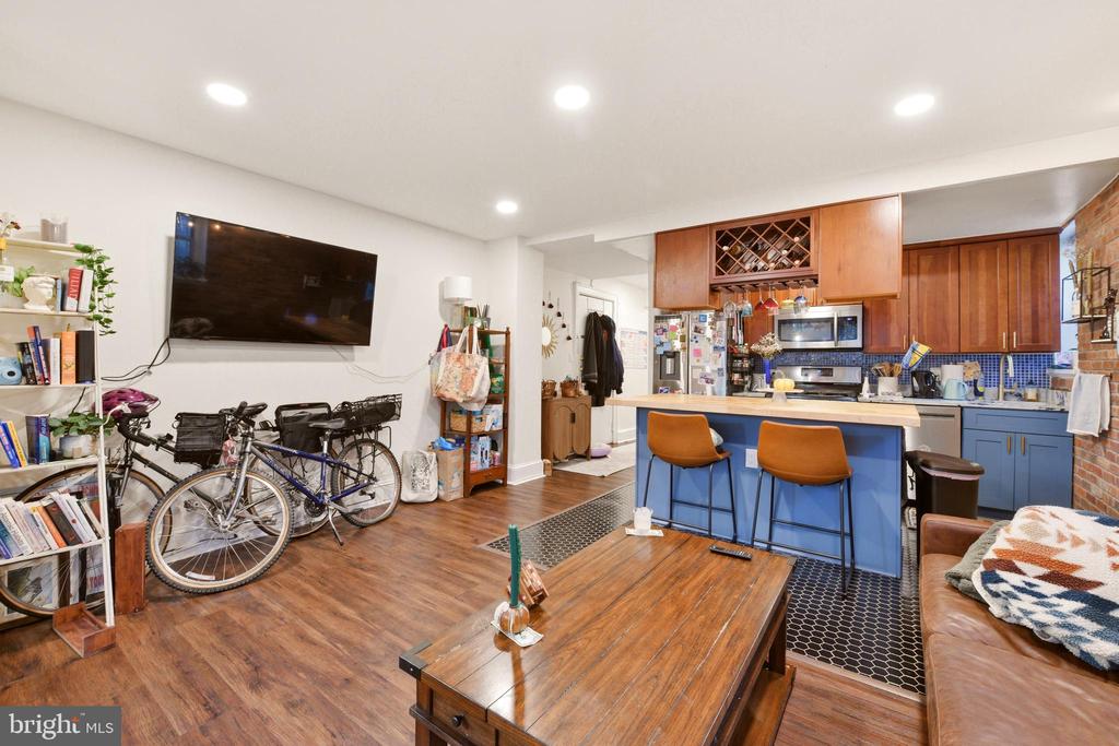 1820 CLYDESDALE PLACE NW Unit: 4