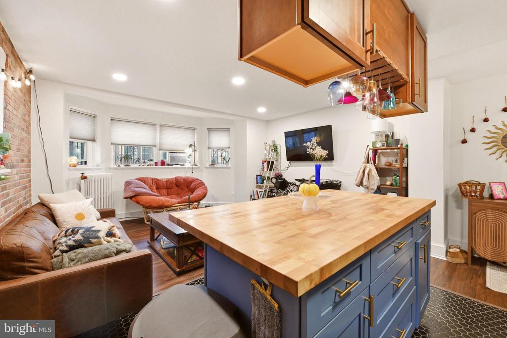 1820 CLYDESDALE PLACE NW Unit: 4