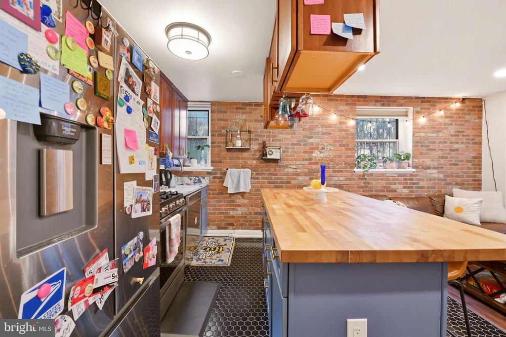 1820 CLYDESDALE PLACE NW Unit: 4