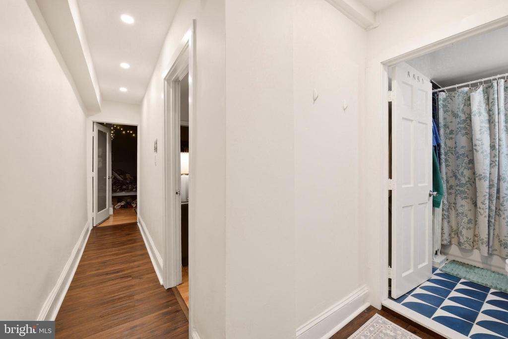 1820 CLYDESDALE PLACE NW Unit: 4