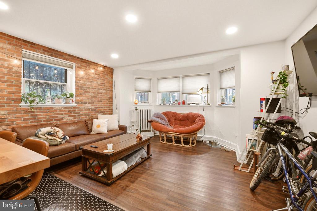 1820 CLYDESDALE PLACE NW Unit: 4