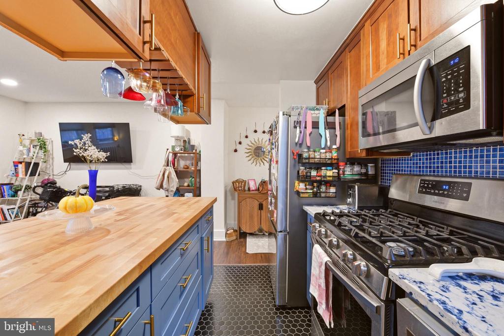 1820 CLYDESDALE PLACE NW Unit: 4