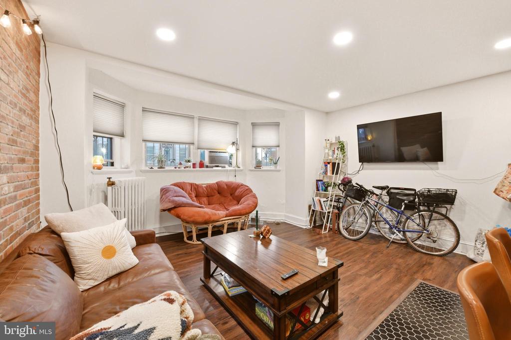 1820 CLYDESDALE PLACE NW Unit: 4