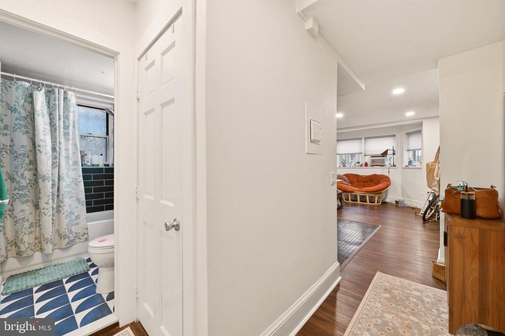 1820 CLYDESDALE PLACE NW Unit: 4