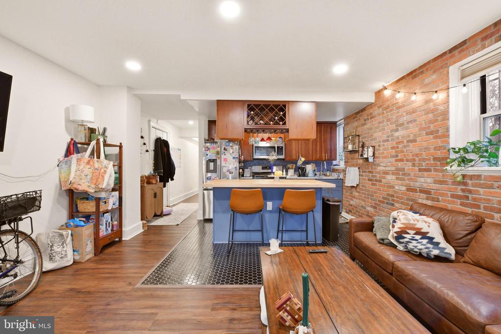 1820 CLYDESDALE PLACE NW Unit: 4