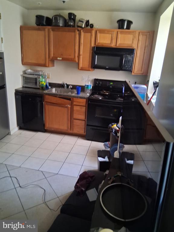 612 EASTERN AVENUE NE Unit: C02