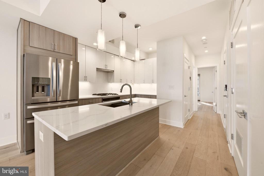 1023 16TH STREET NE Unit: B