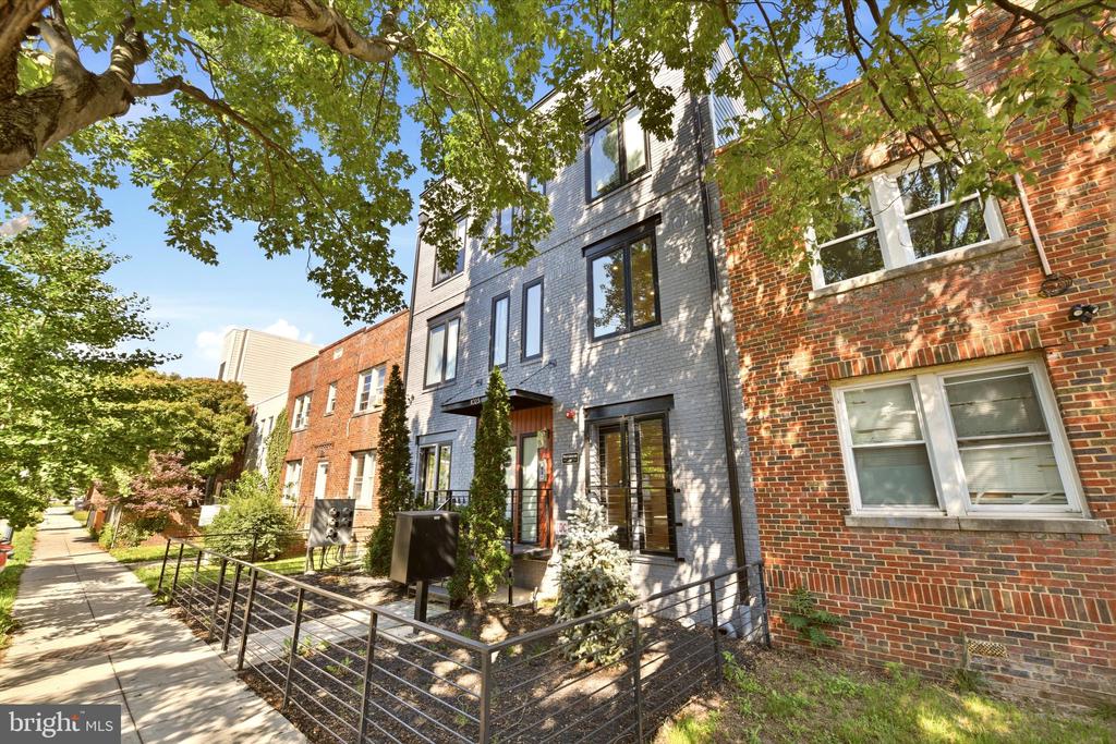 1023 16TH STREET NE Unit: B