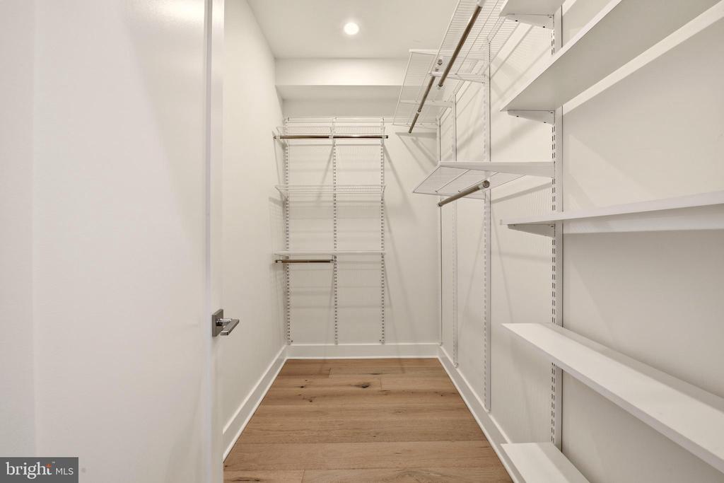 1023 16TH STREET NE Unit: B