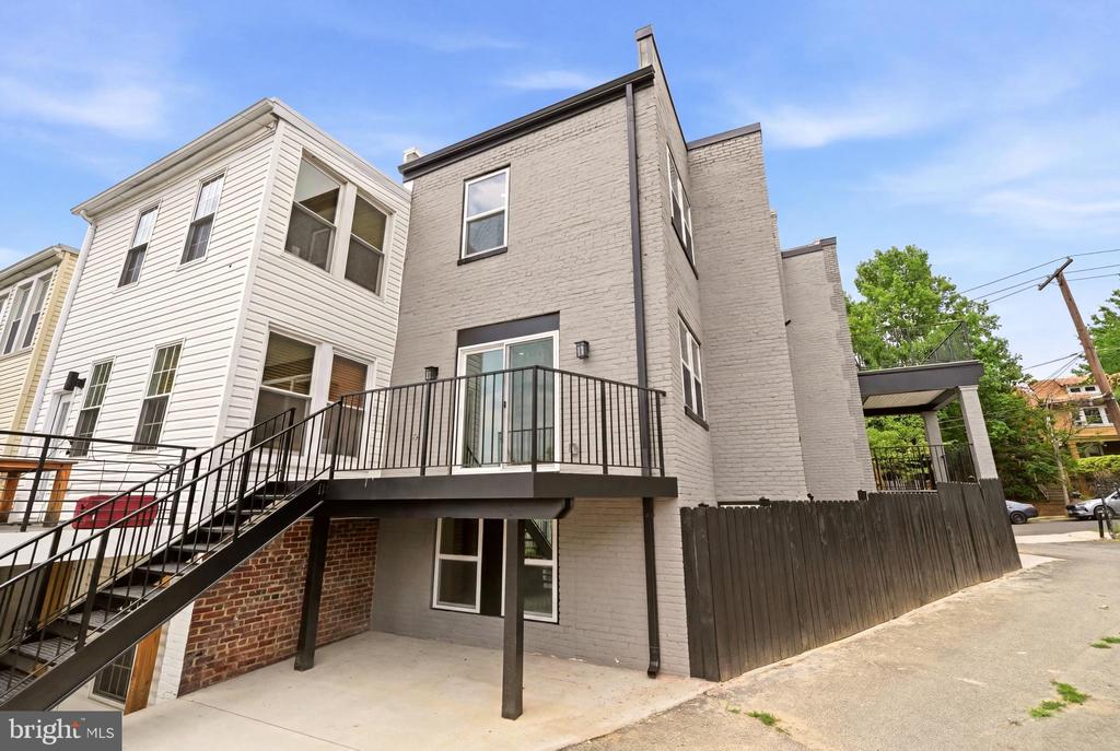 418 ALLISON STREET NW