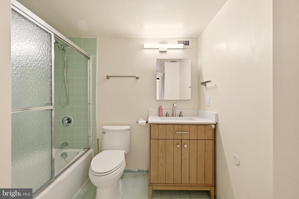 9039 SLIGO CREEK PARKWAY Unit: 1210