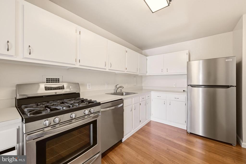 9039 SLIGO CREEK PARKWAY Unit: 1210