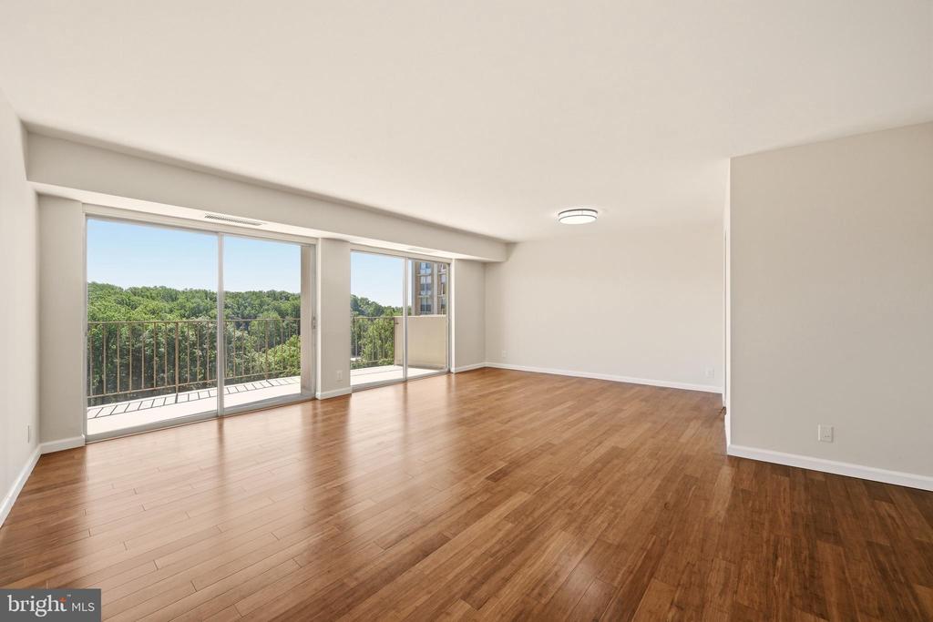 9039 SLIGO CREEK PARKWAY Unit: 1210