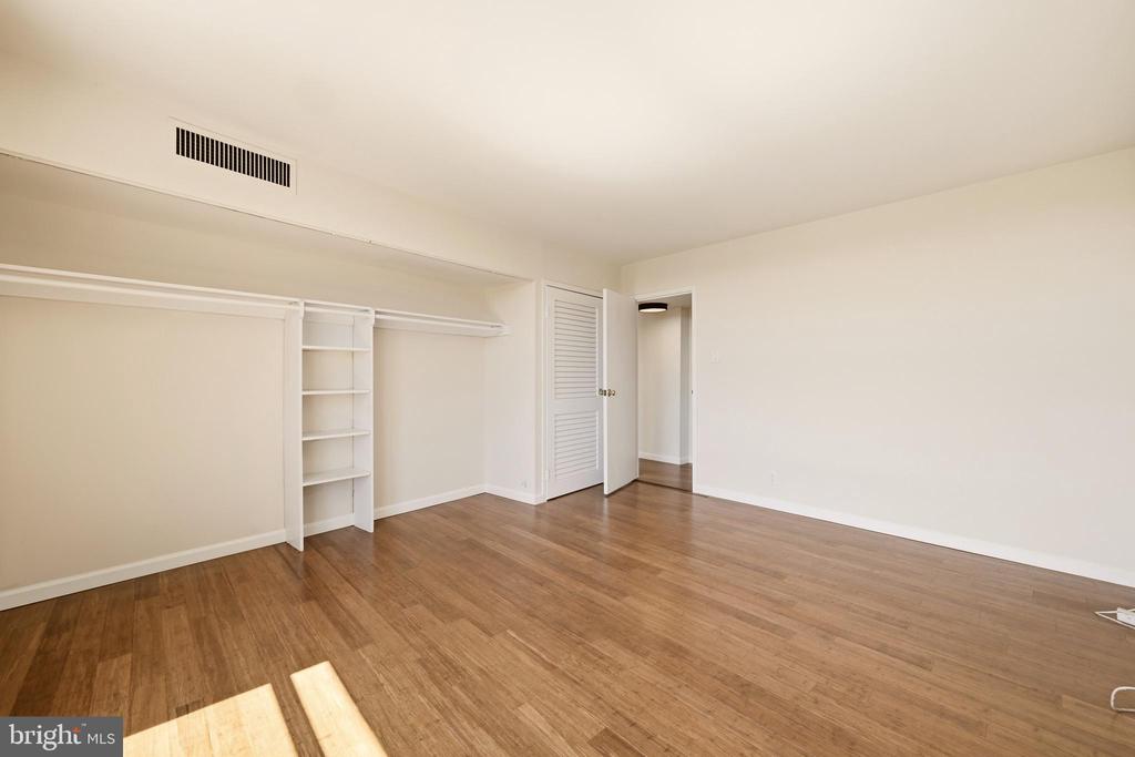 9039 SLIGO CREEK PARKWAY Unit: 1210