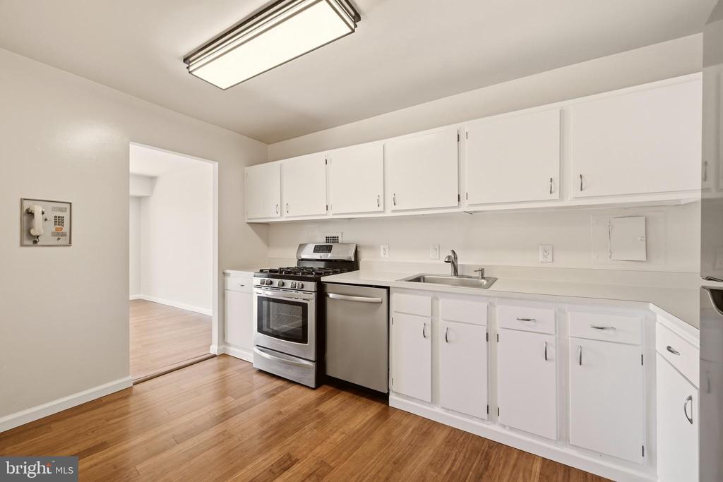 9039 SLIGO CREEK PARKWAY Unit: 1210
