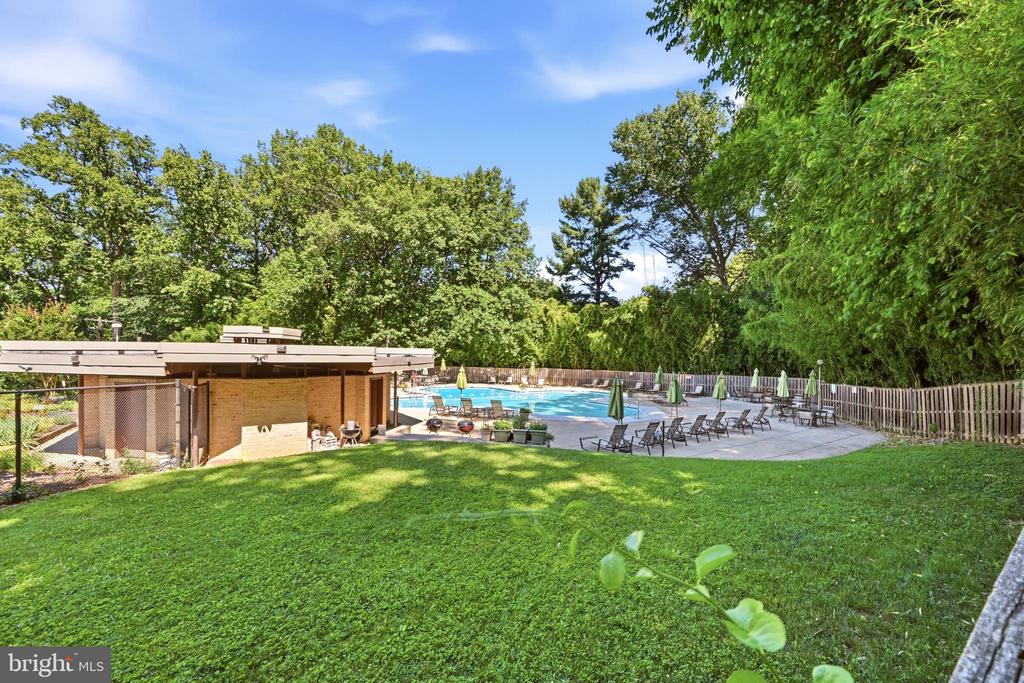 9039 SLIGO CREEK PARKWAY Unit: 1210
