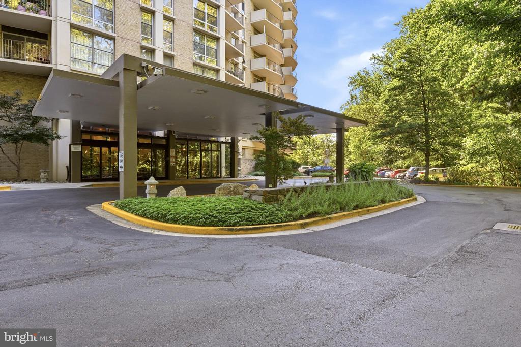 9039 SLIGO CREEK PARKWAY Unit: 1210