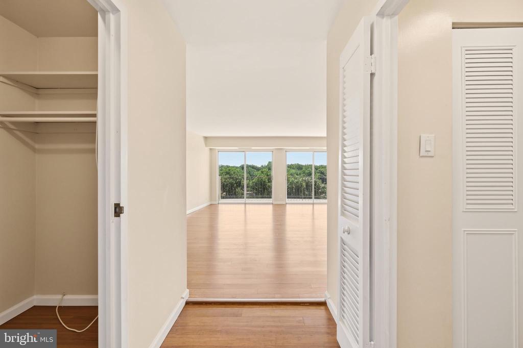 9039 SLIGO CREEK PARKWAY Unit: 1210