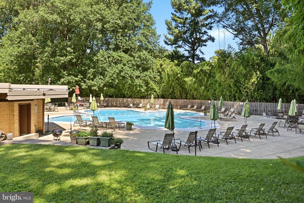 9039 SLIGO CREEK PARKWAY Unit: 1210
