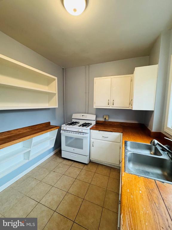 3117 MARTHA CUSTIS DRIVE
