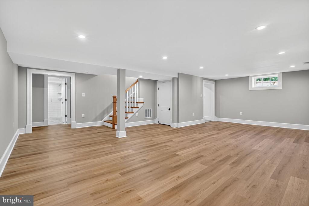 812 FULTON AVENUE