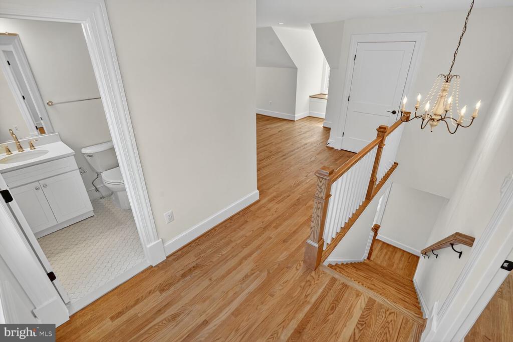 812 FULTON AVENUE