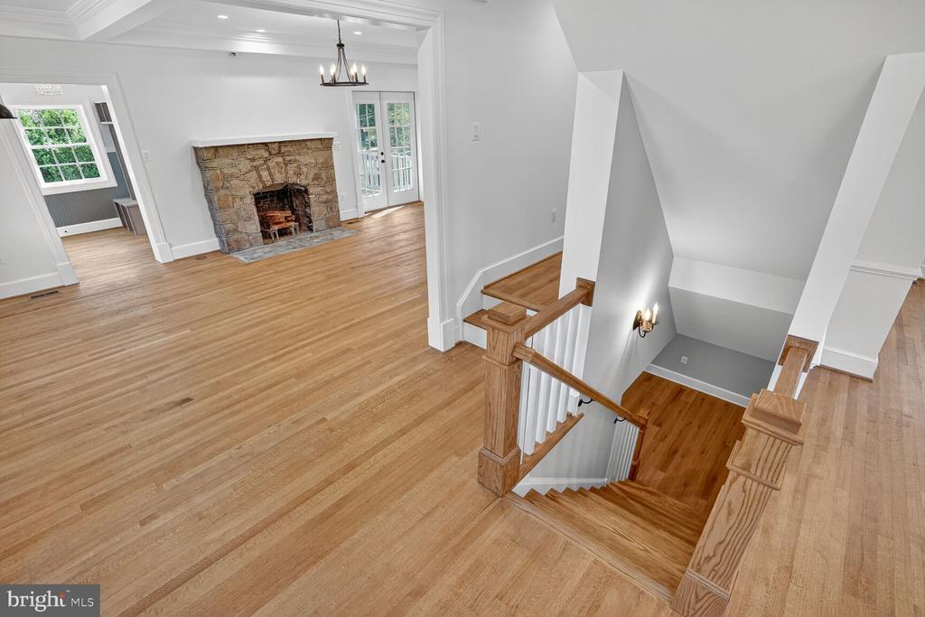 812 FULTON AVENUE
