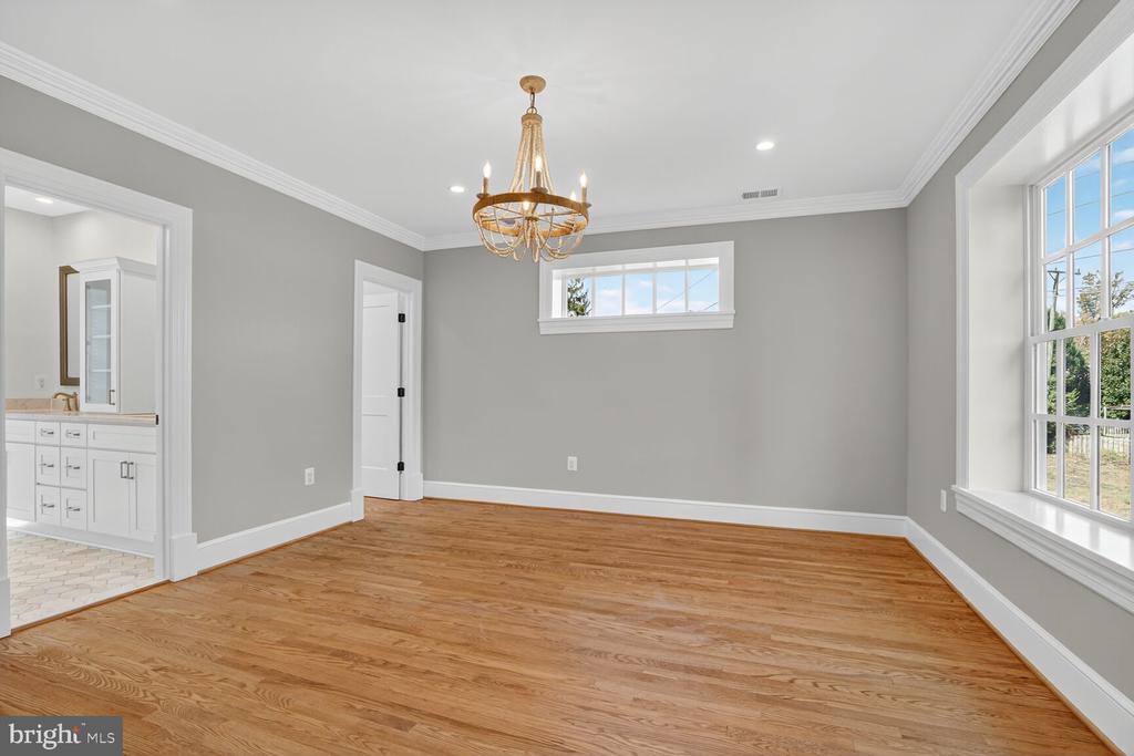812 FULTON AVENUE