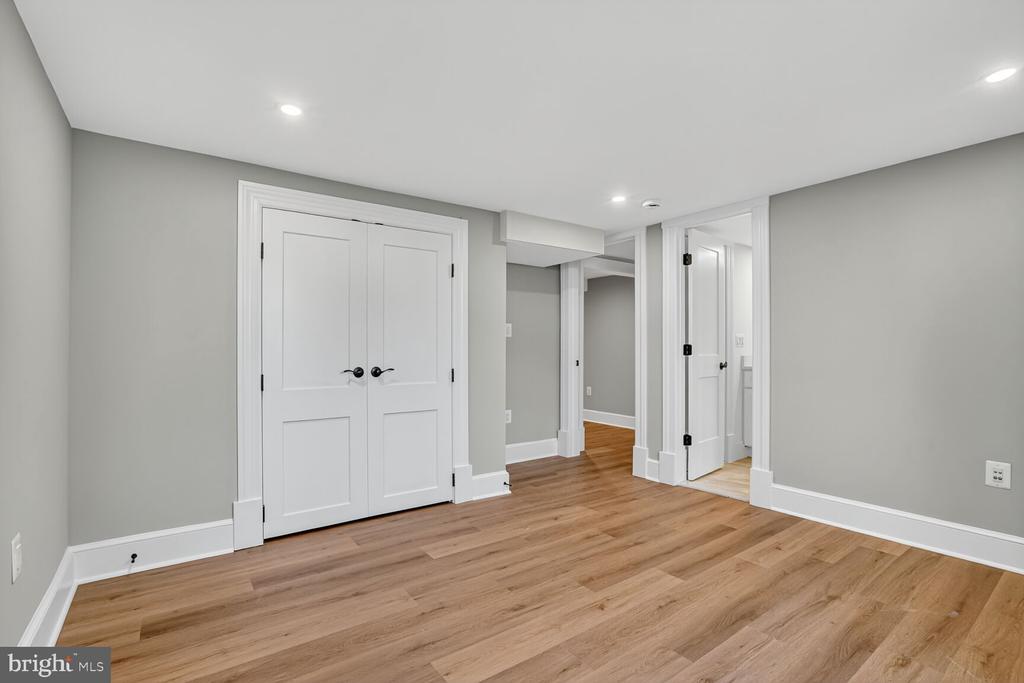 812 FULTON AVENUE