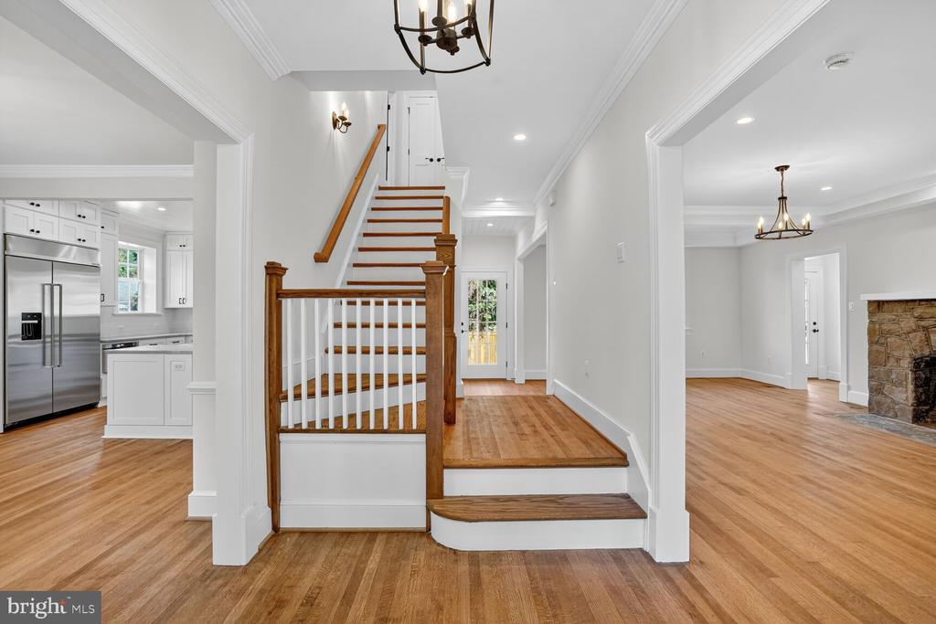 812 FULTON AVENUE
