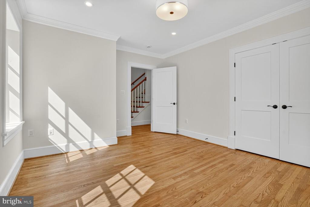 812 FULTON AVENUE