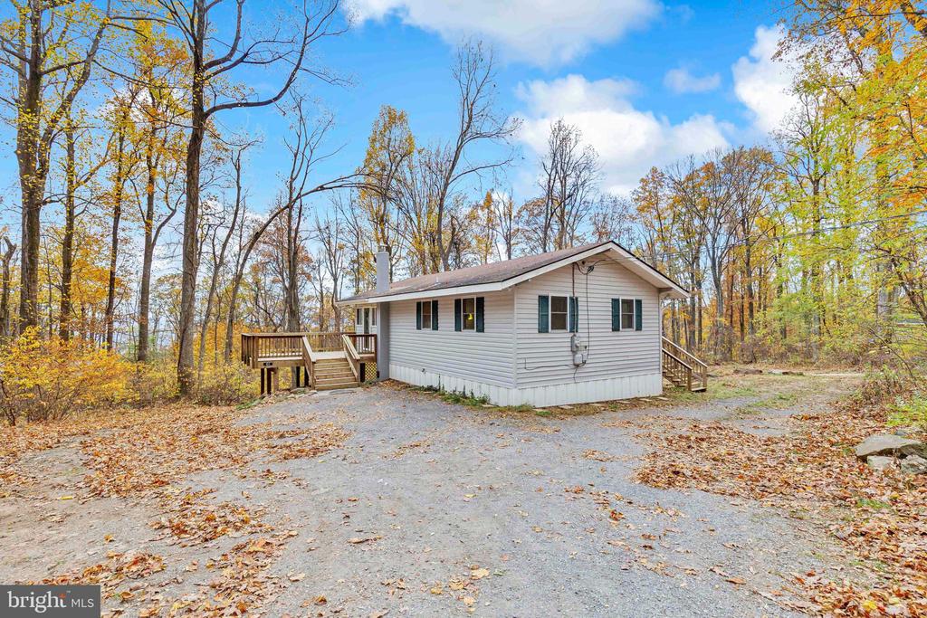 61 RED ROBIN LANE