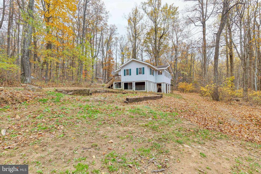 61 RED ROBIN LANE