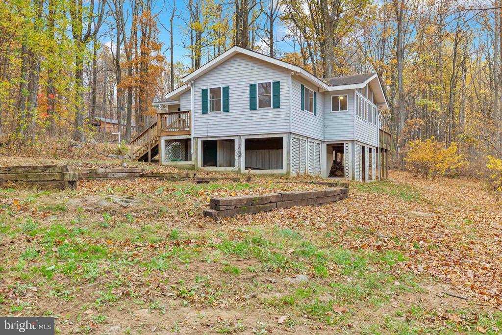 61 RED ROBIN LANE