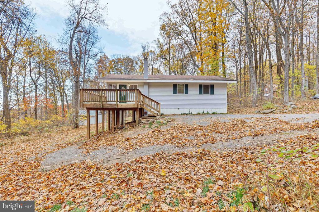61 RED ROBIN LANE