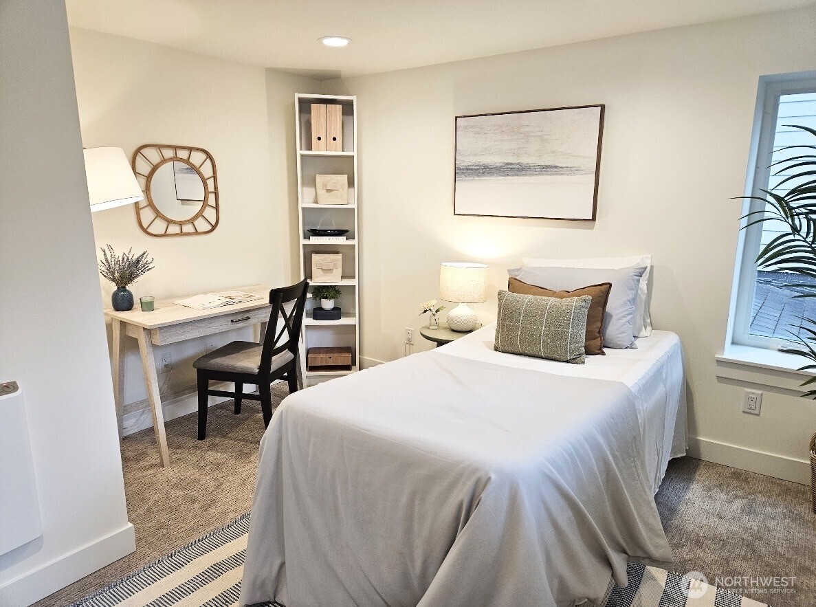 7341 21st Avenue NE Unit: B