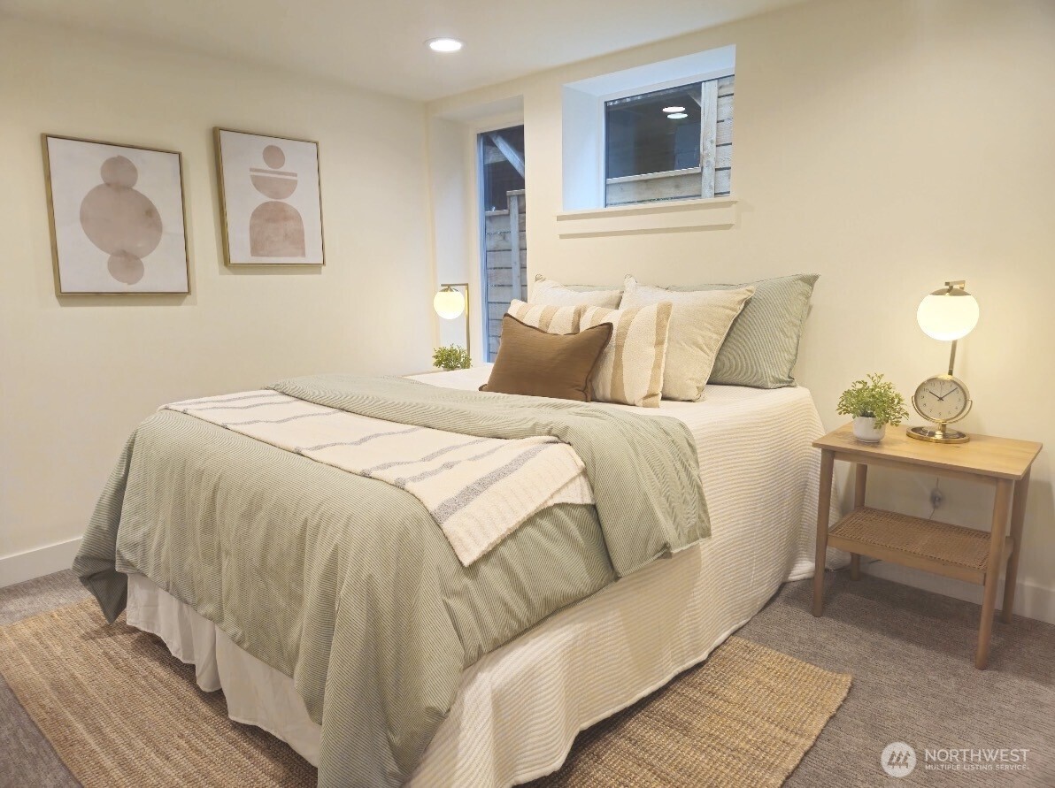 7341 21st Avenue NE Unit: B