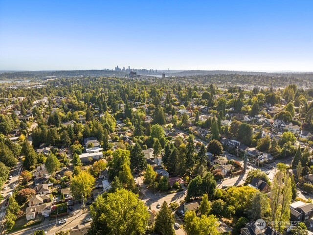 7341 21st Avenue NE Unit: B