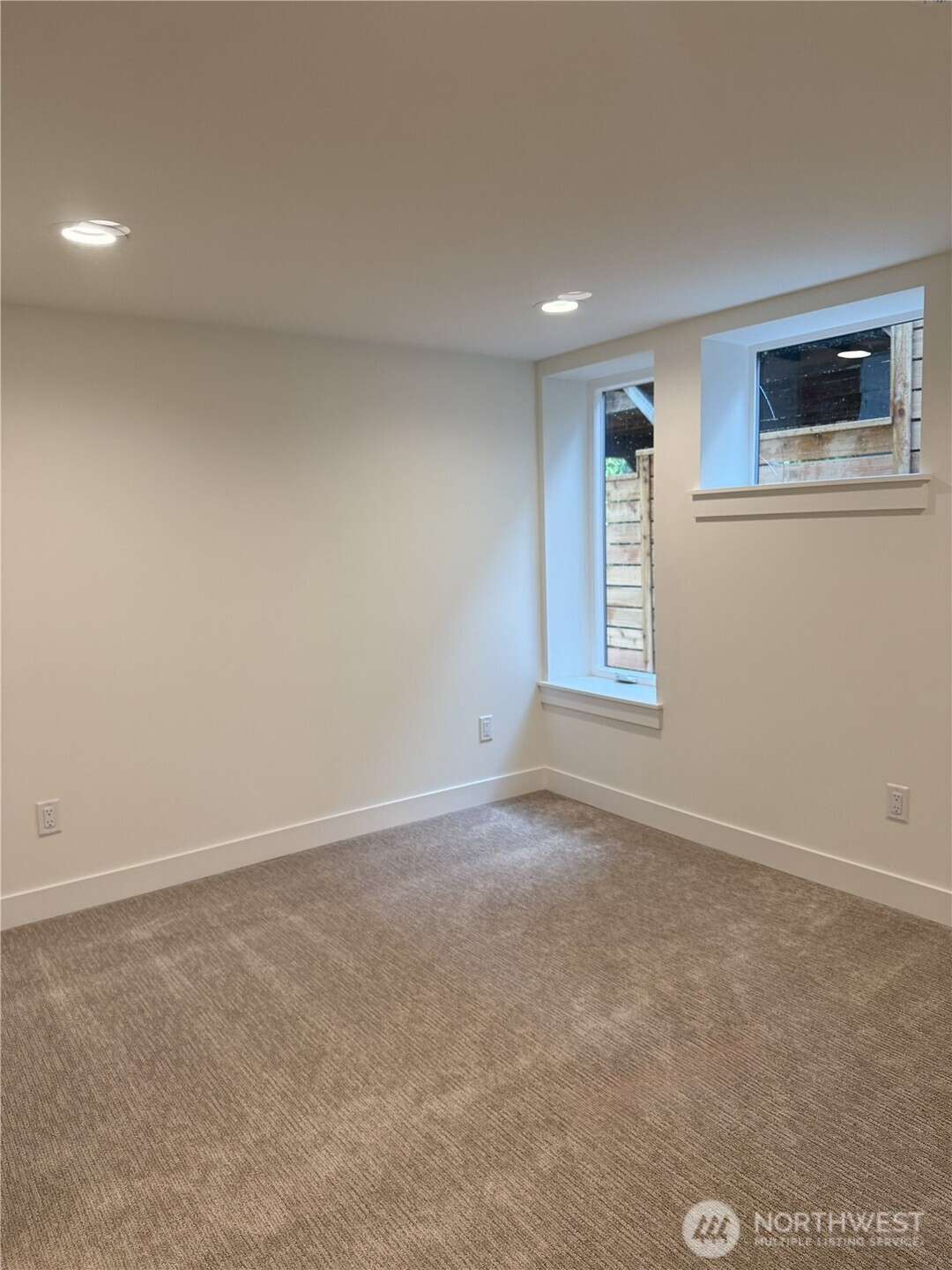 7341 21st Avenue NE Unit: B