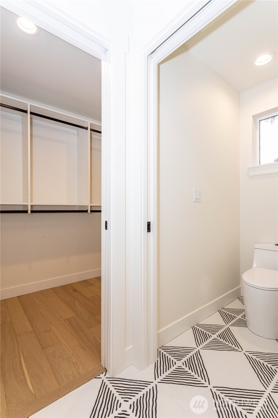 7341 21st Avenue NE Unit: B