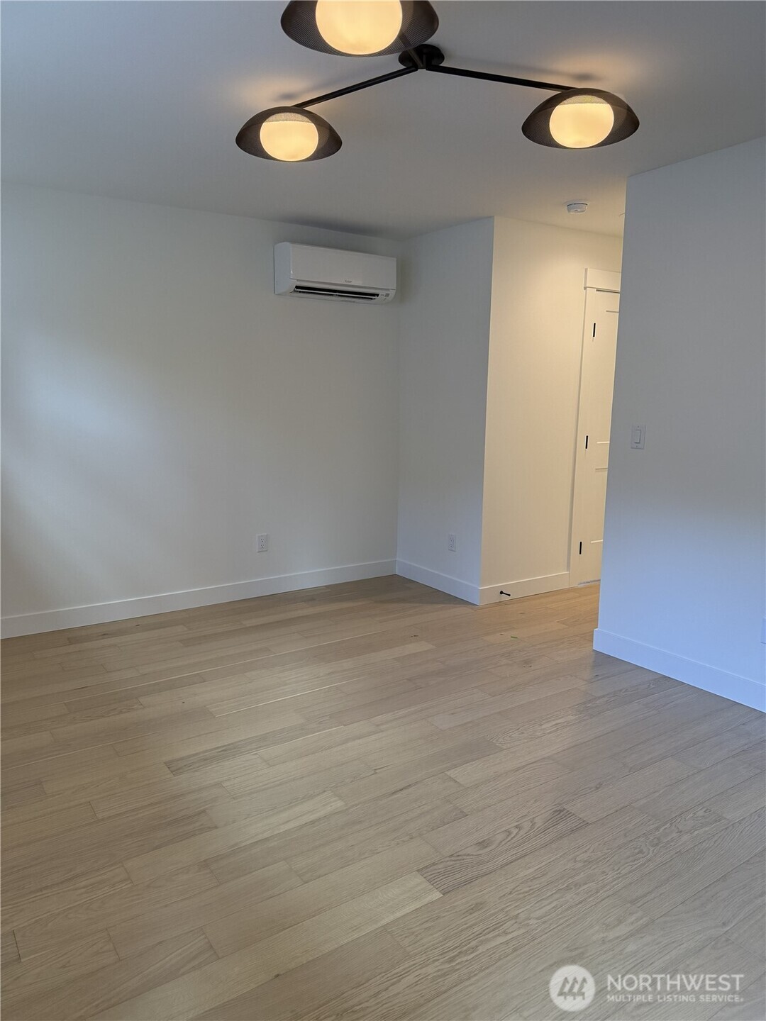 7341 21st Avenue NE Unit: B