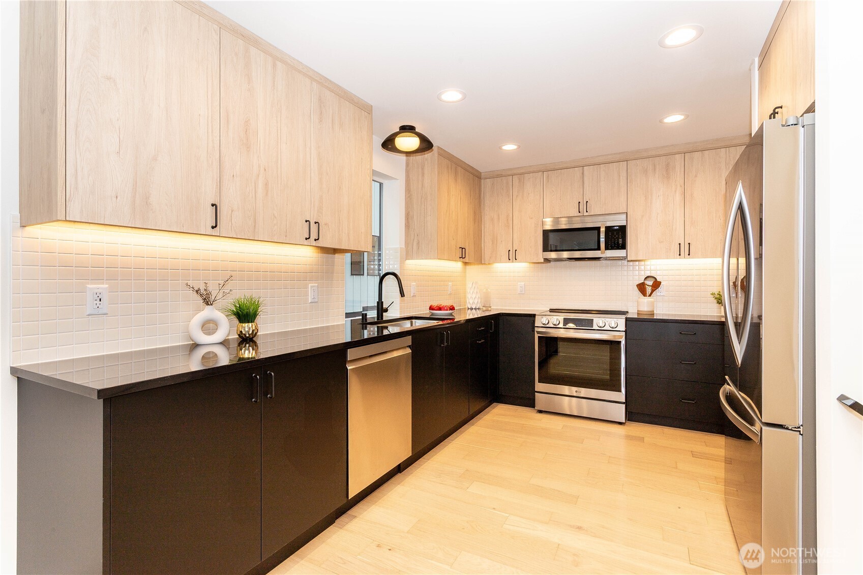 7341 21st Avenue NE Unit: B