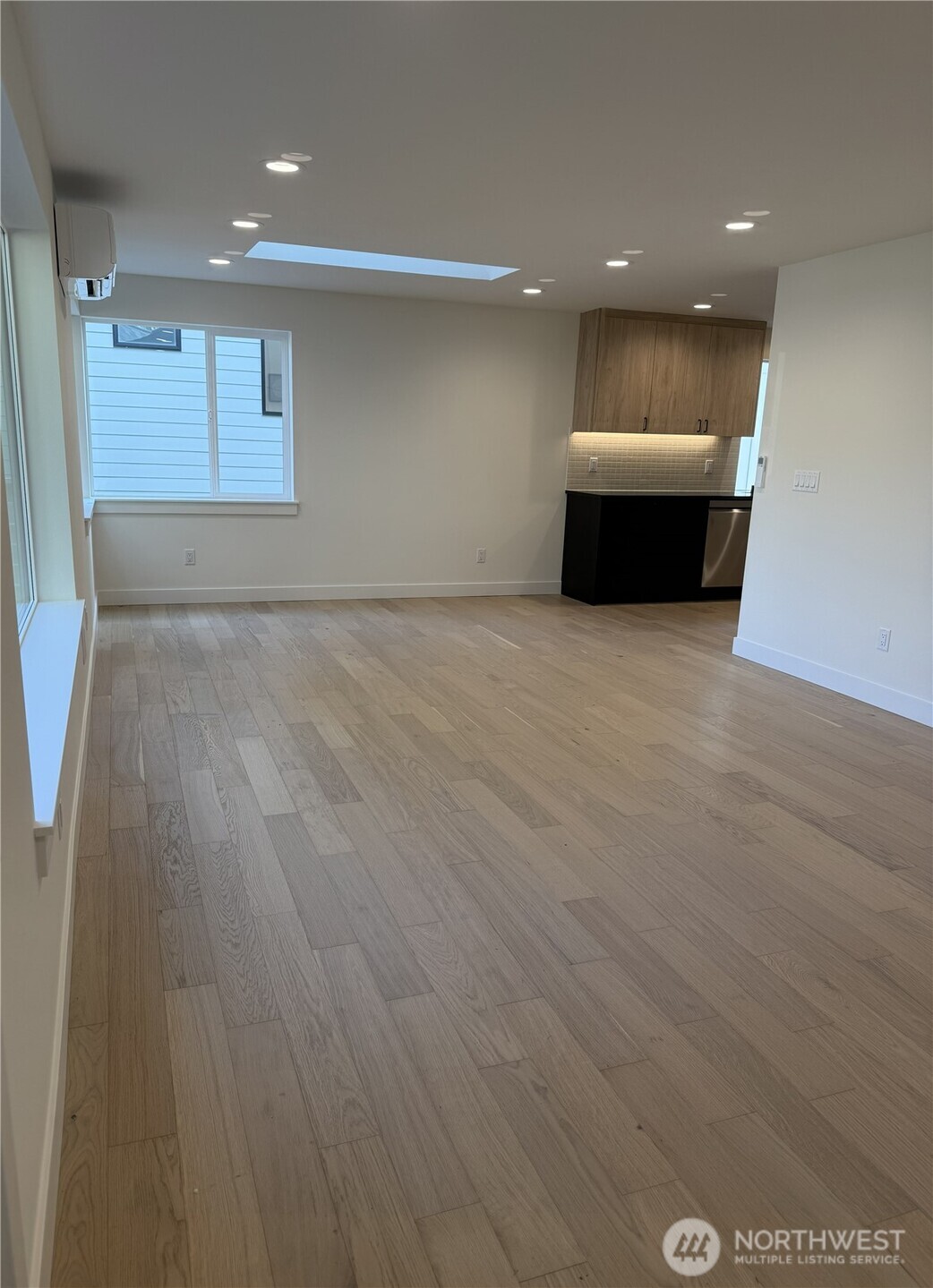 7341 21st Avenue NE Unit: B