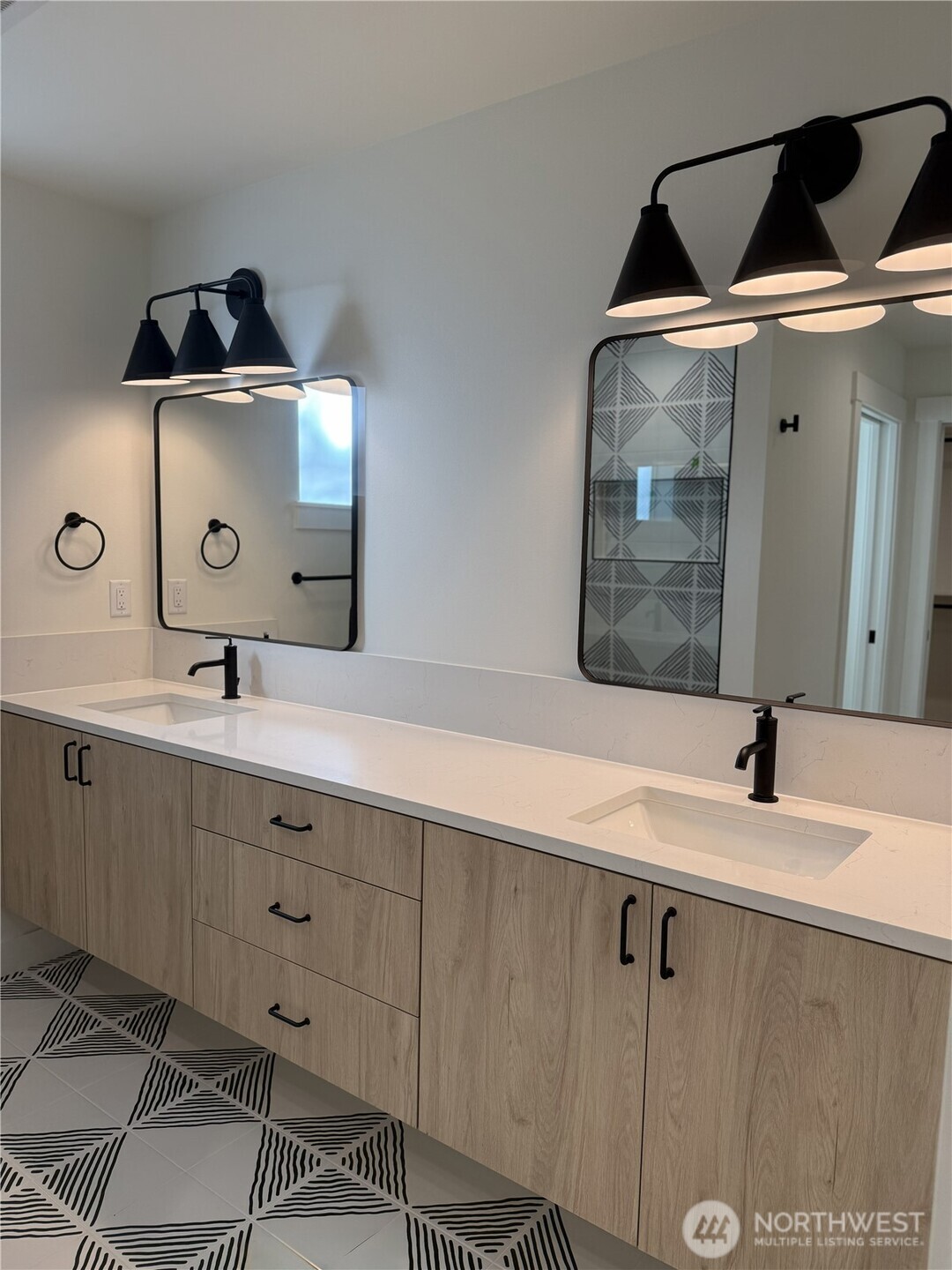 7341 21st Avenue NE Unit: B